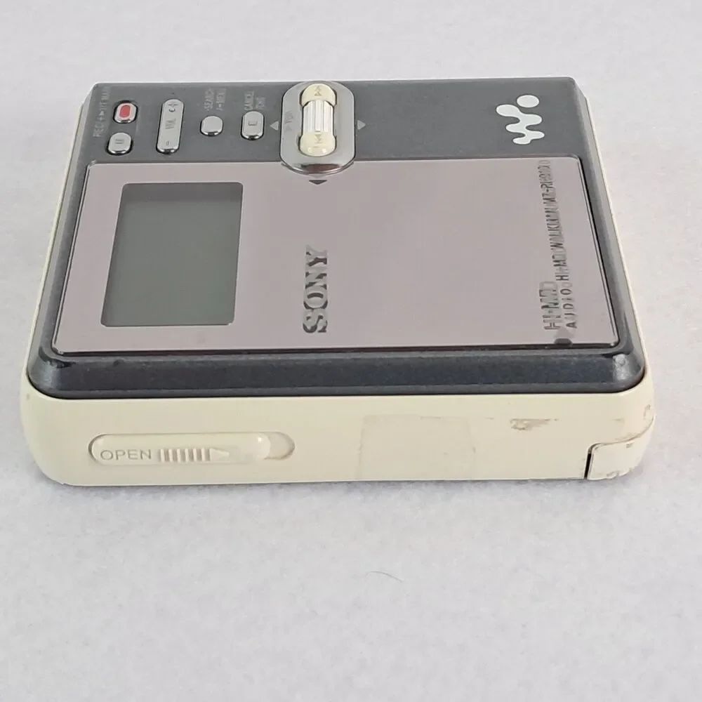 Sony HI-MD Walkman MZ-RH910 Mini Disc Recorder with Accessories